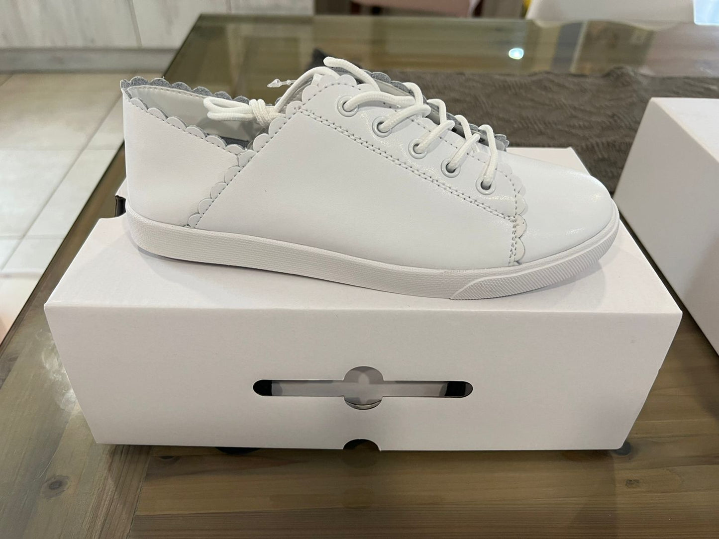 Julz White Sneaker